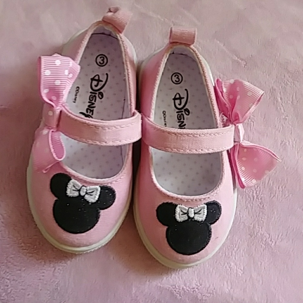 Pink minnie mouse baby girl shoes